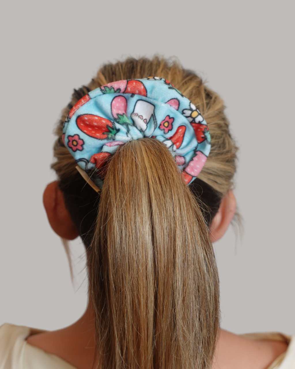 Strawberry Dream Zip safety scrunchie