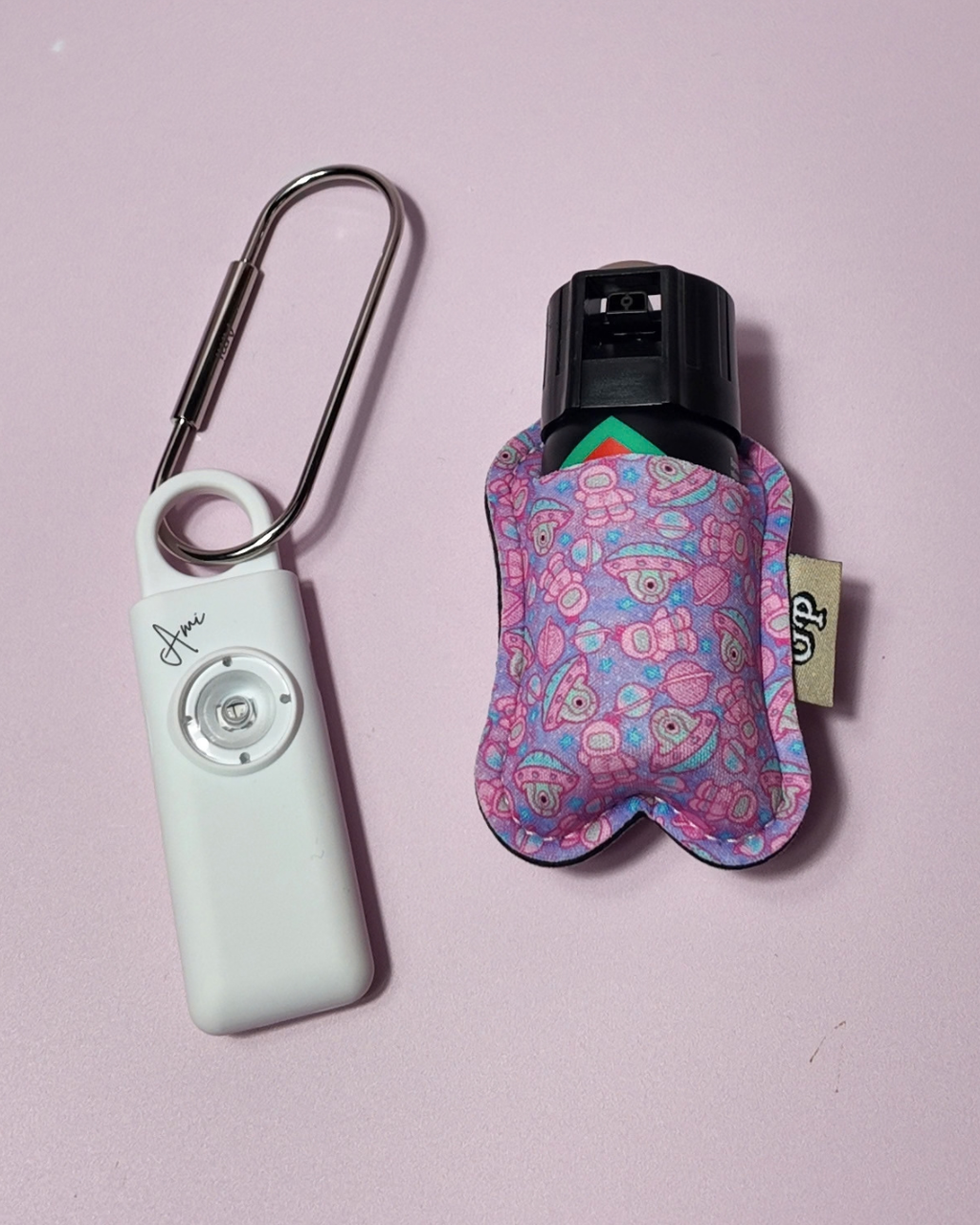 Protect & Alert Kit | Ami Police-Alerted Alarm, Farbgel Spray & Clip-On Pouch