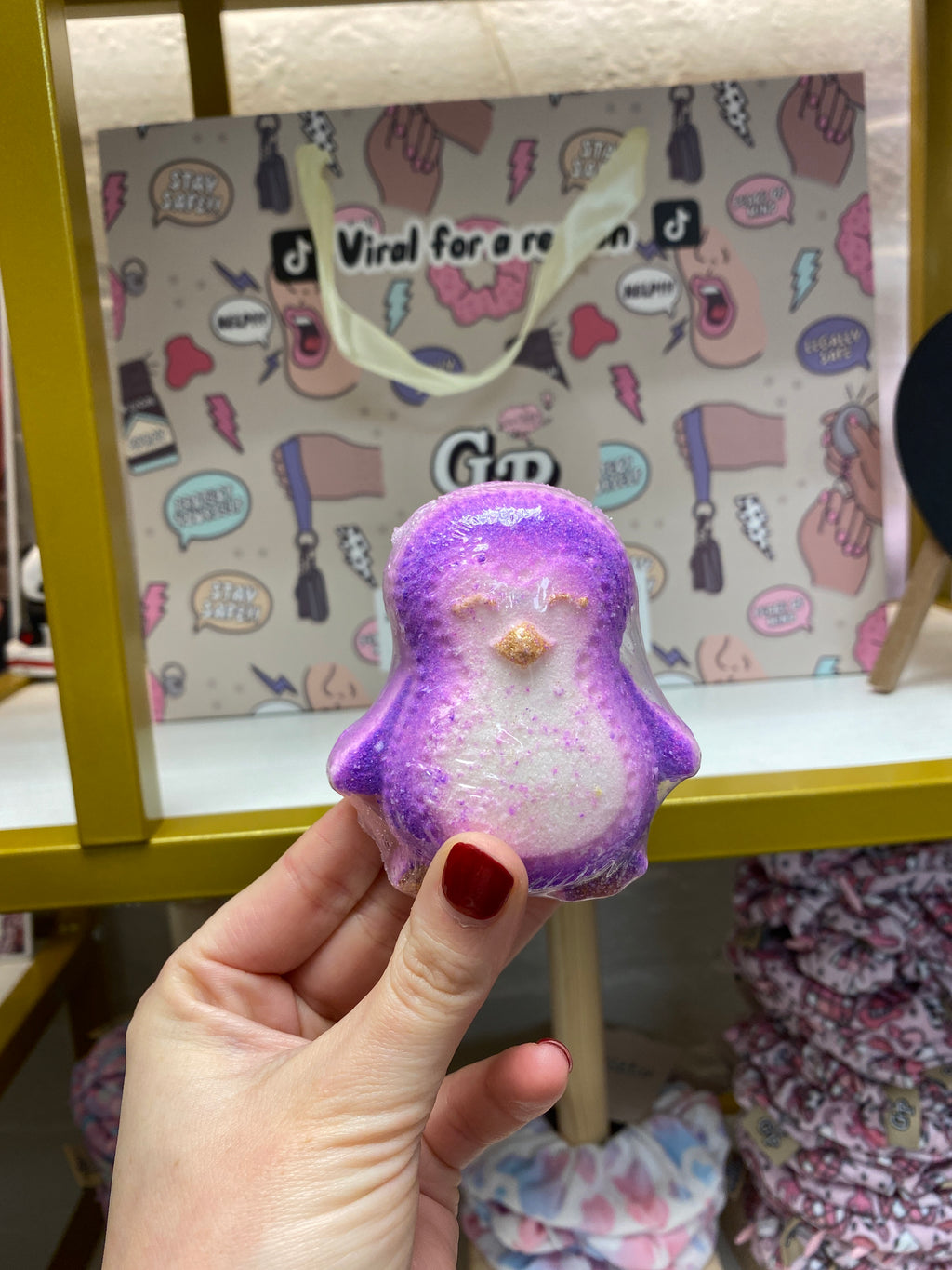 Penguin Raspbery Crème Bath bombs